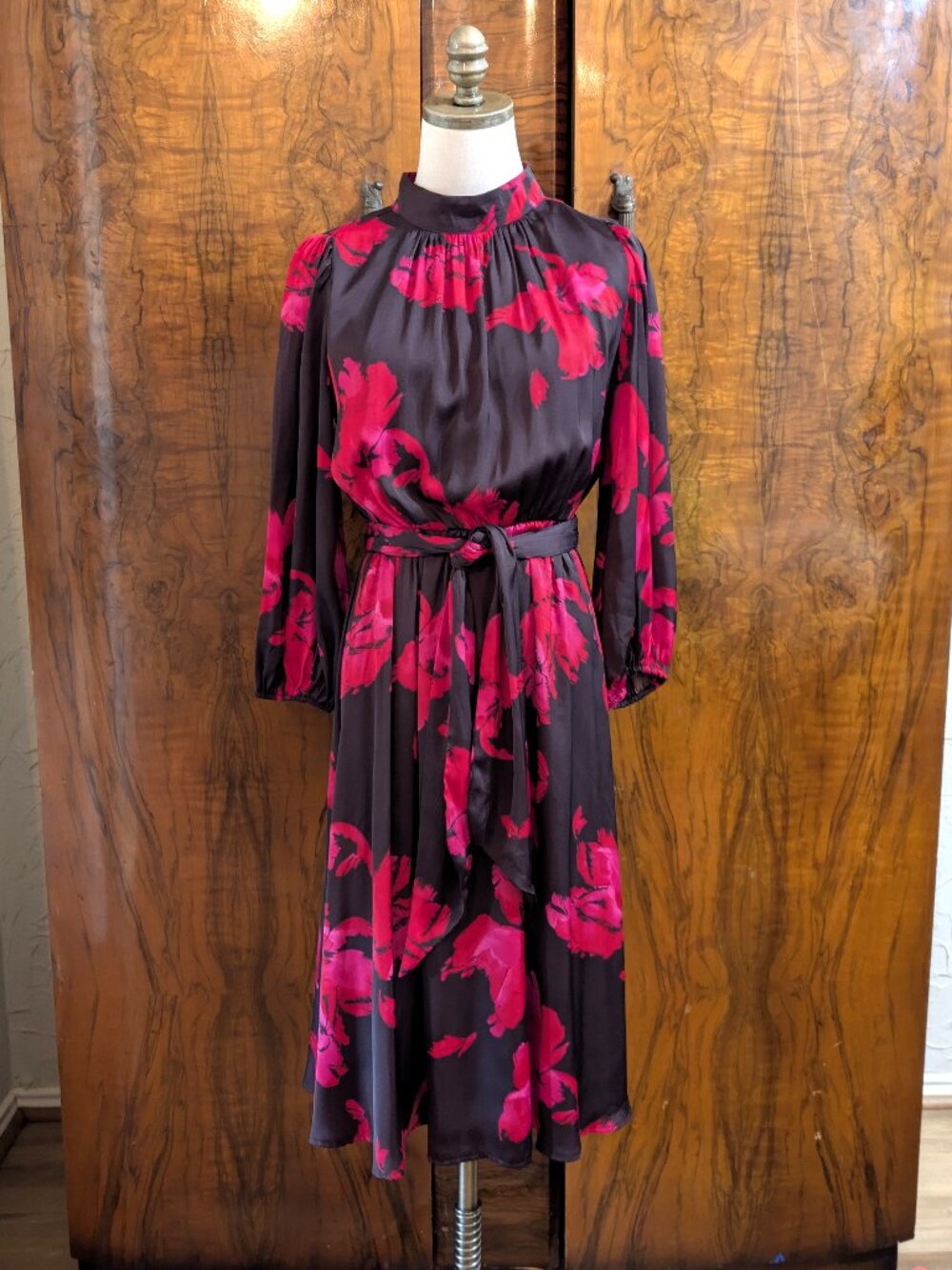 Nine West Black Pink Floral Satin High Neck Midi Dress PM Mock Neck Silky